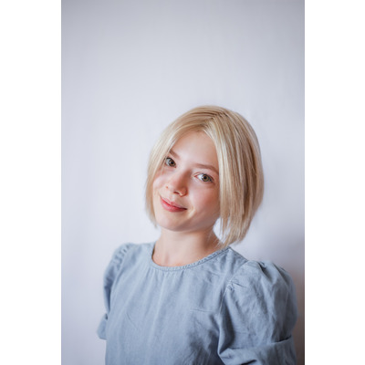 Мелірована європейська перука блондинка з проділом внапусток H2be Olivia ( 14/88 ) Зображення